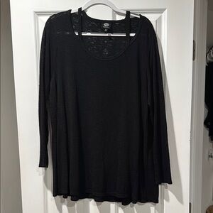 1x Bobaeu Black Long Sleeve Women's Top